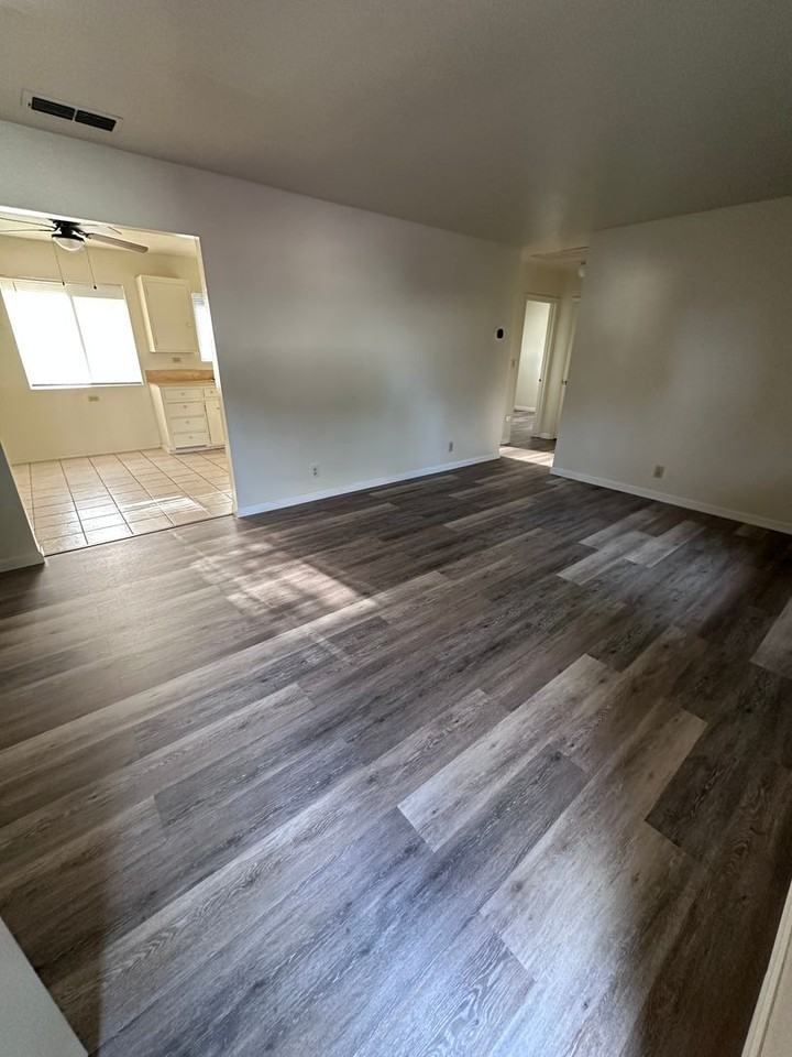 1167 Bond St - Photo 2 of 28