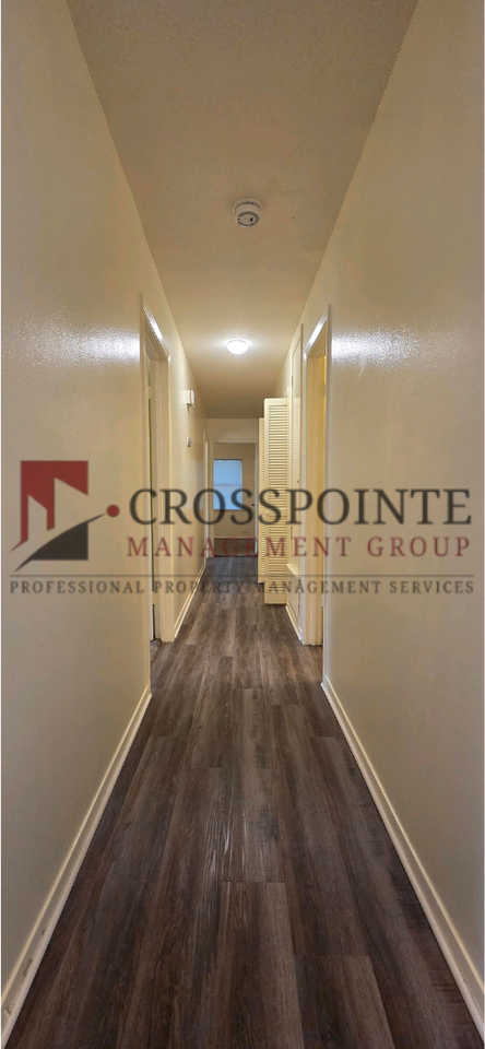 109 Queens Ct - Photo 5 of 14