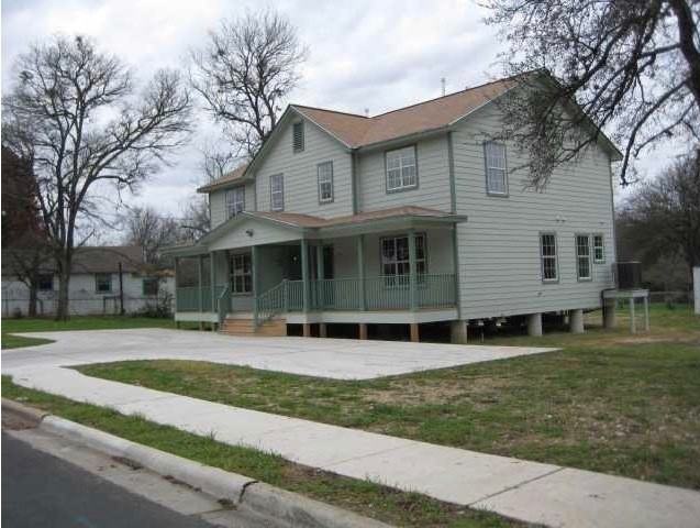 1228B Eleanor St - Photo 3 of 20