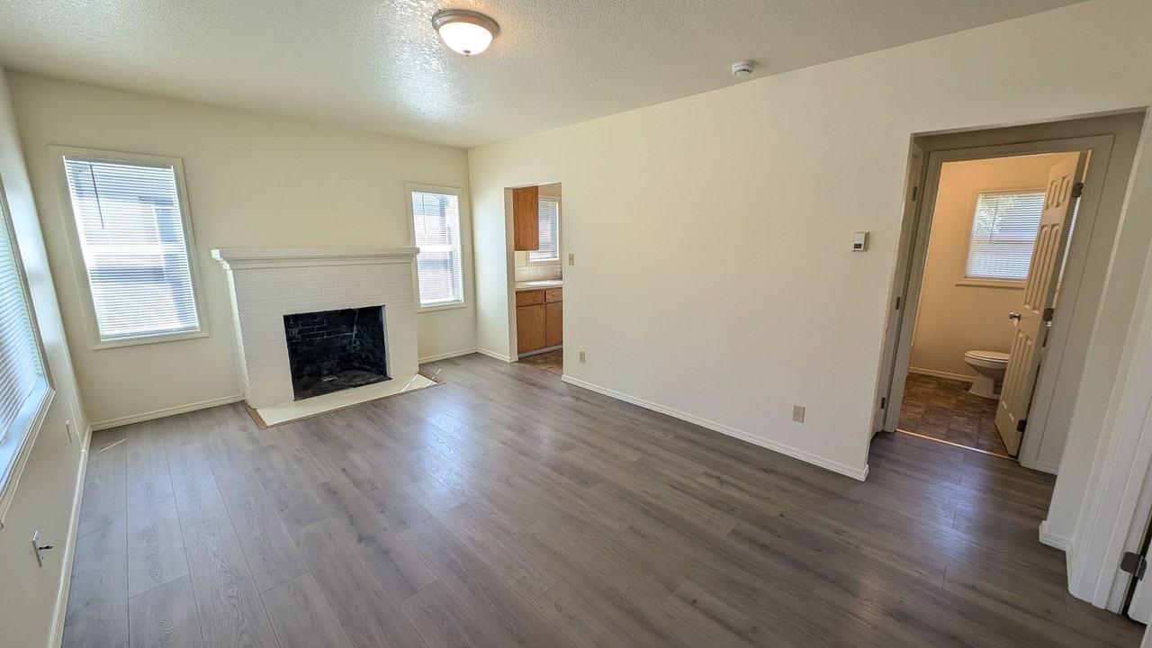 554 E Main St - Photo 6 of 22