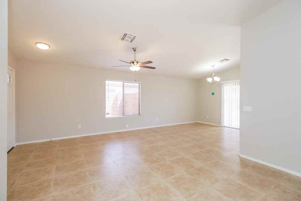 7537 W Georgia Ave - Photo 4 of 16