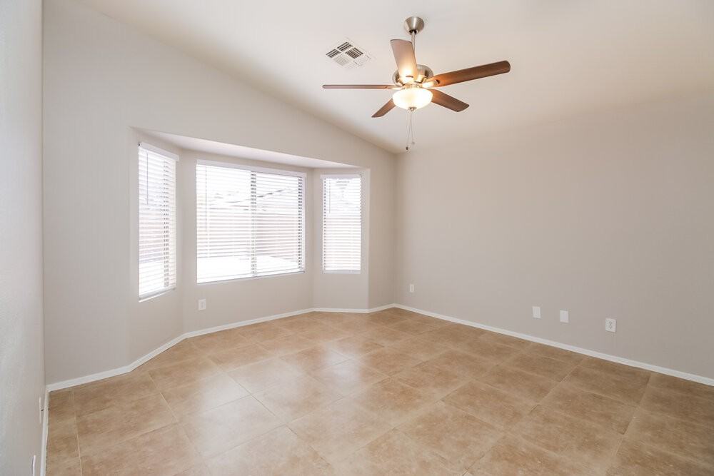 7537 W Georgia Ave - Photo 5 of 16