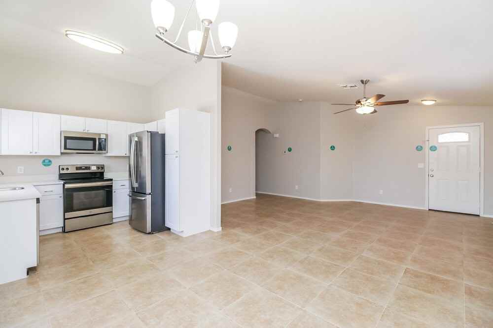 7537 W Georgia Ave - Photo 6 of 16