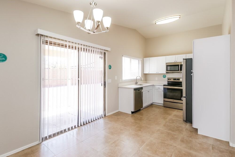 7537 W Georgia Ave - Photo 7 of 16