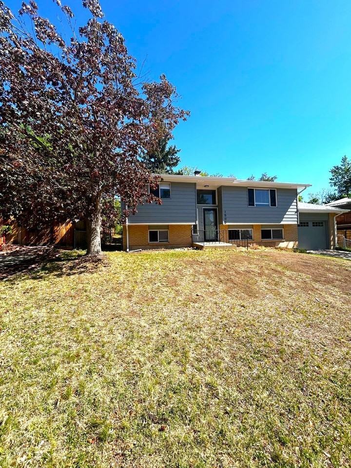 1505 Linden Ave - Photo 2 of 33