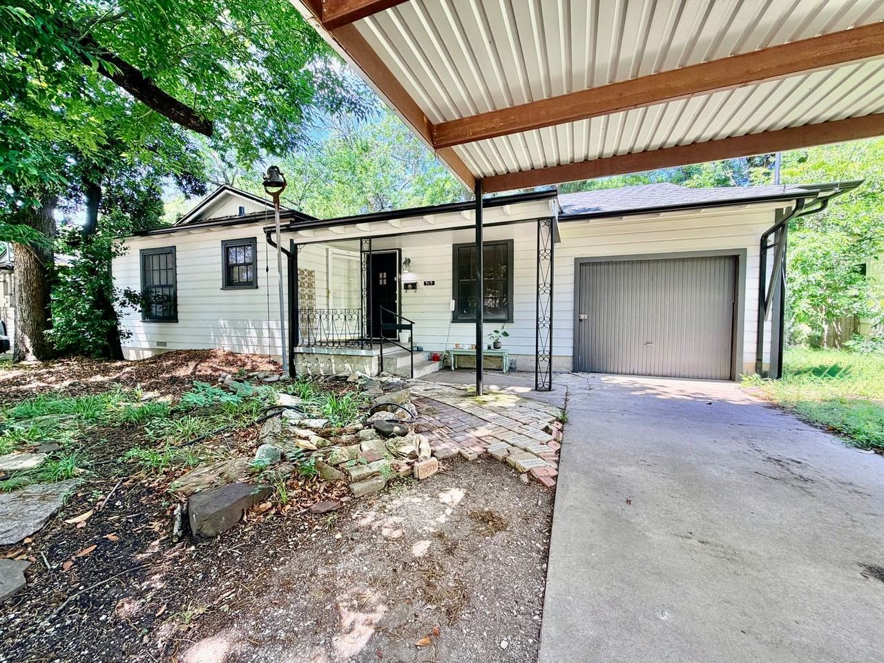 919 Denton St - Photo 2 of 19