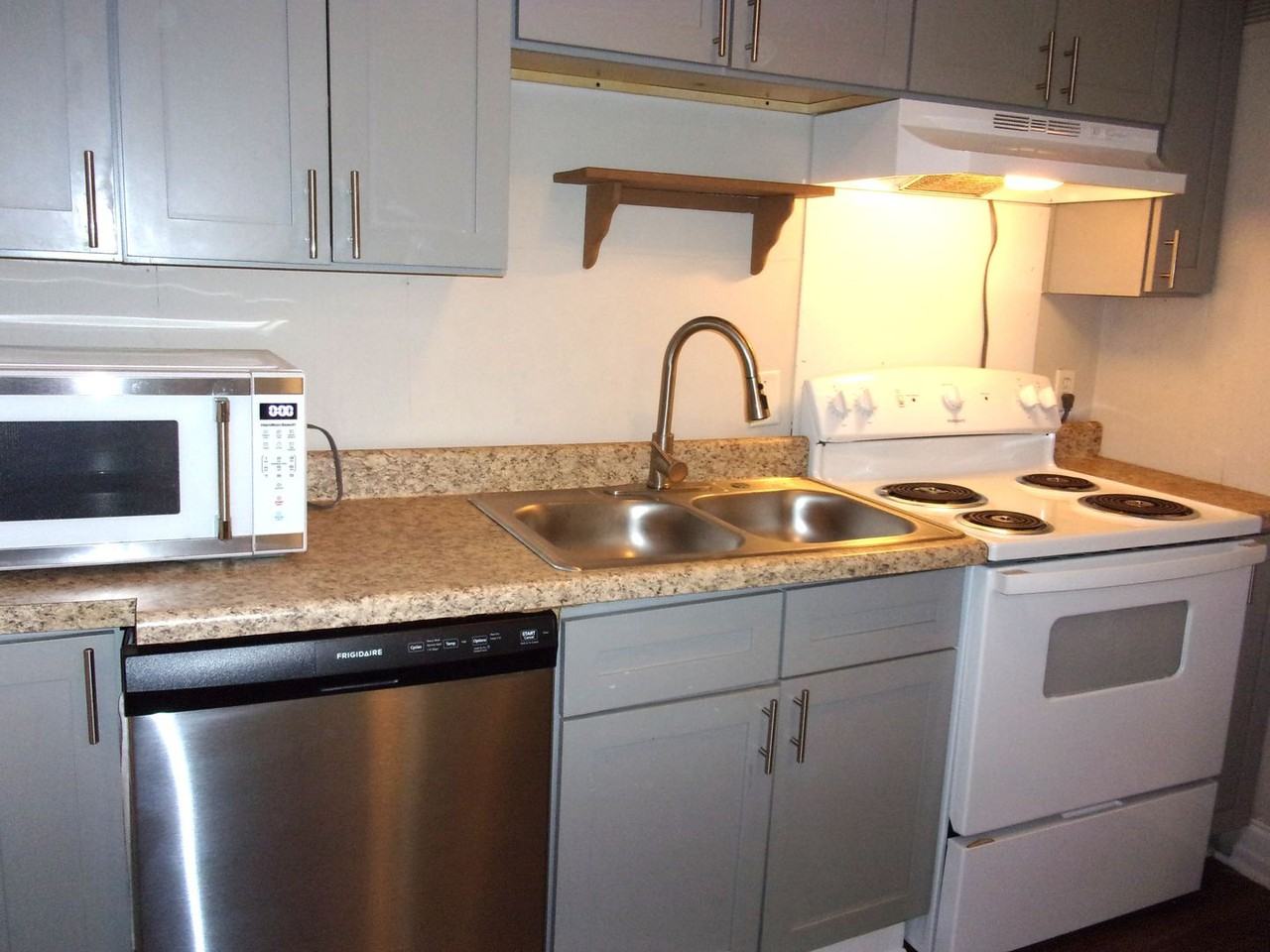 2405 Julia Ave - Photo 6 of 14
