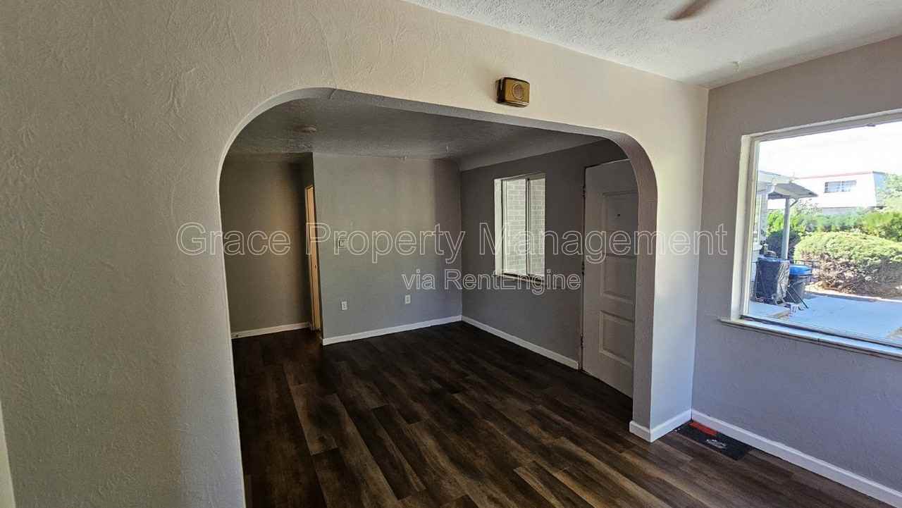 1950 Oswego St - Photo 4 of 13