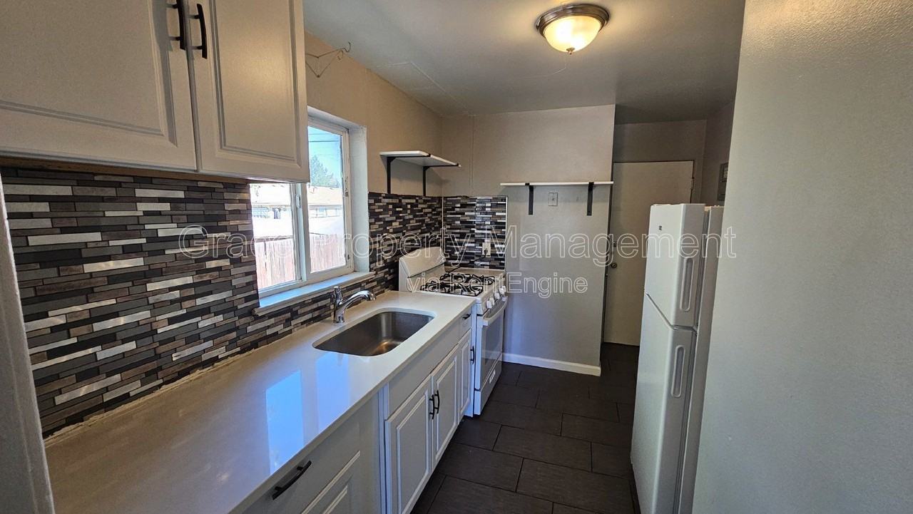 1950 Oswego St - Photo 7 of 13
