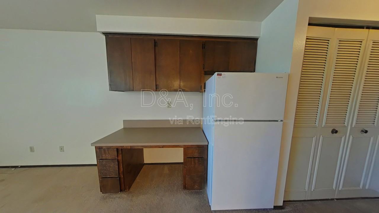 697 Jefferson St Se #6 - Photo 3 of 6