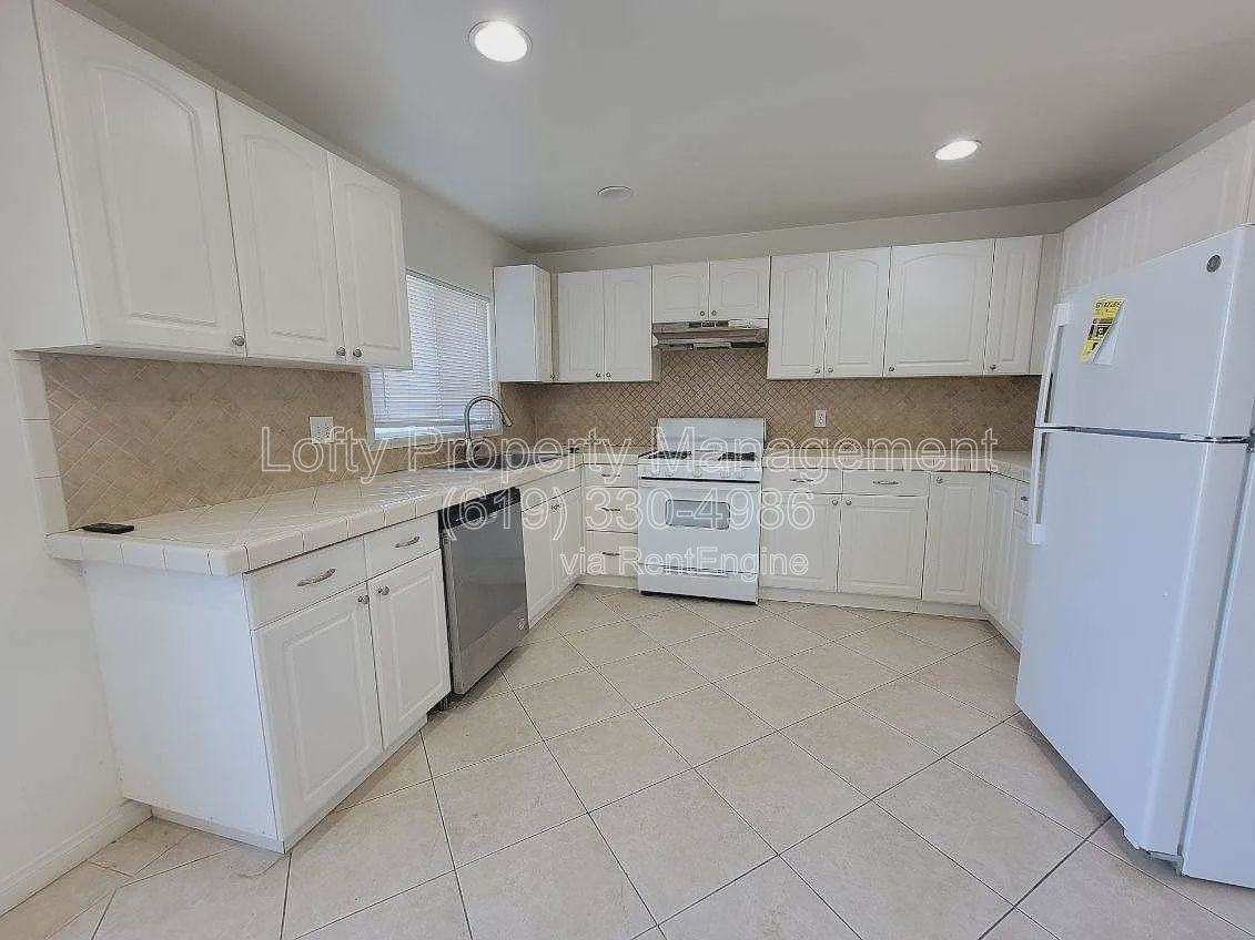 210 Goetting Way - Photo 2 of 13