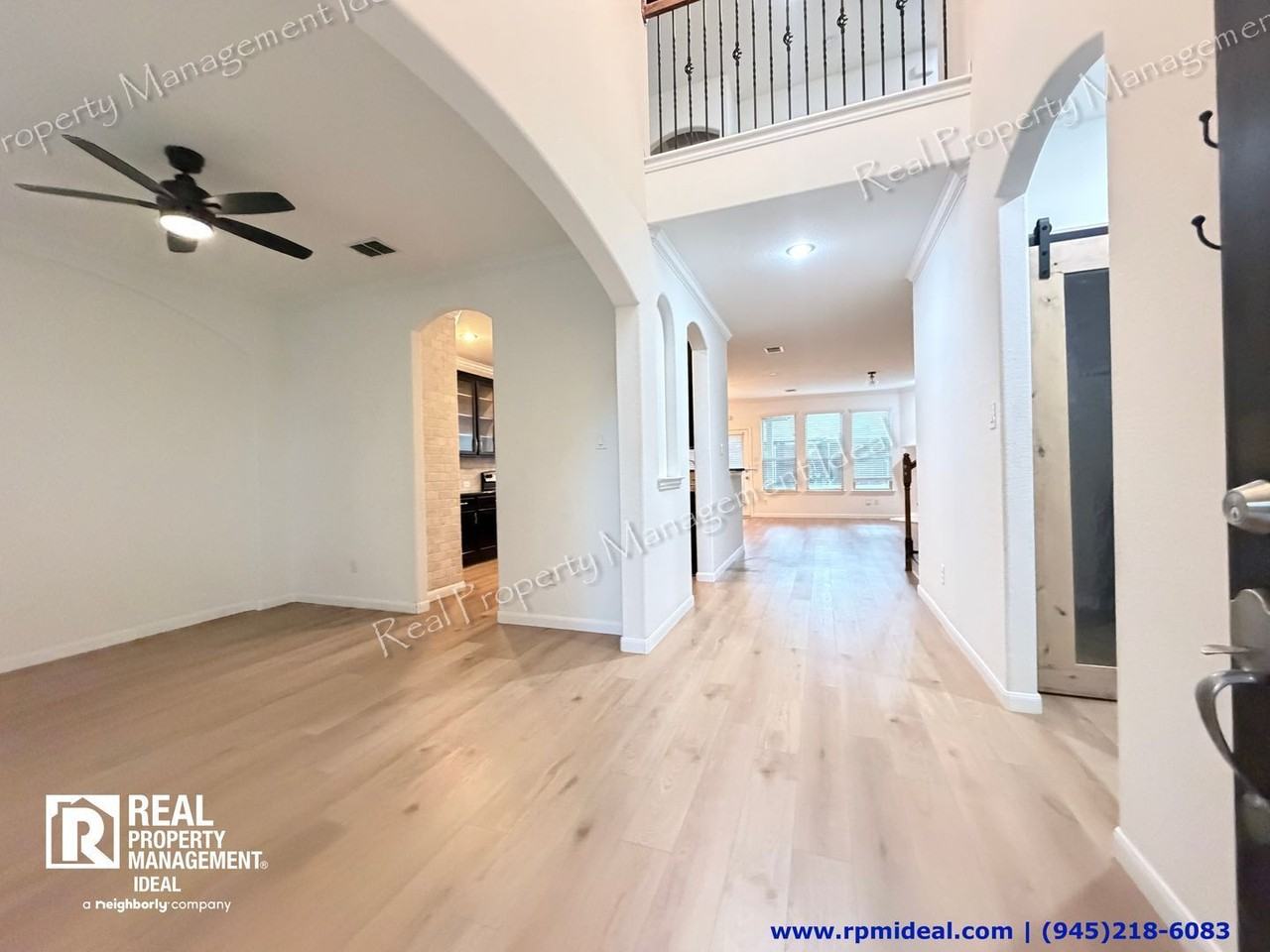 11713 Yarmouth Ln - Photo 3 of 30