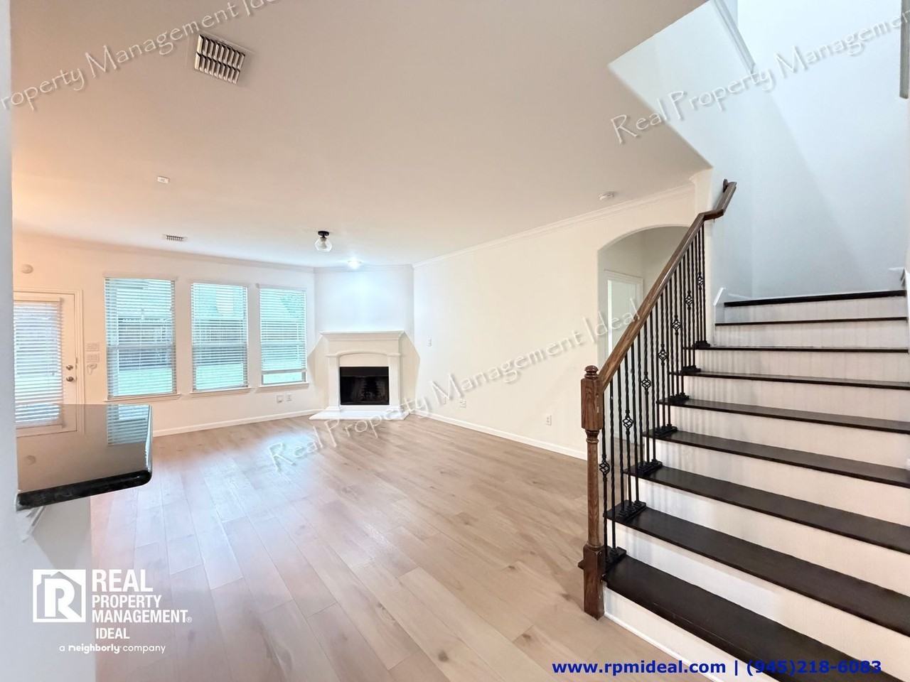 11713 Yarmouth Ln - Photo 5 of 30