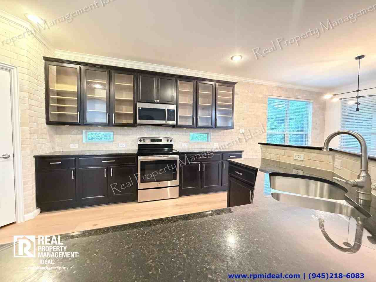 11713 Yarmouth Ln - Photo 7 of 30