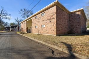 featured image of 901 Raguet St
