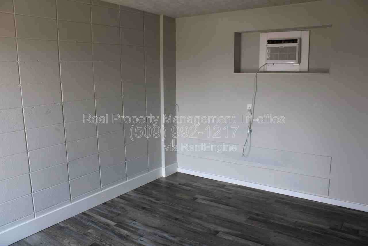 124 W Shoshone St #K - Photo 4 of 6