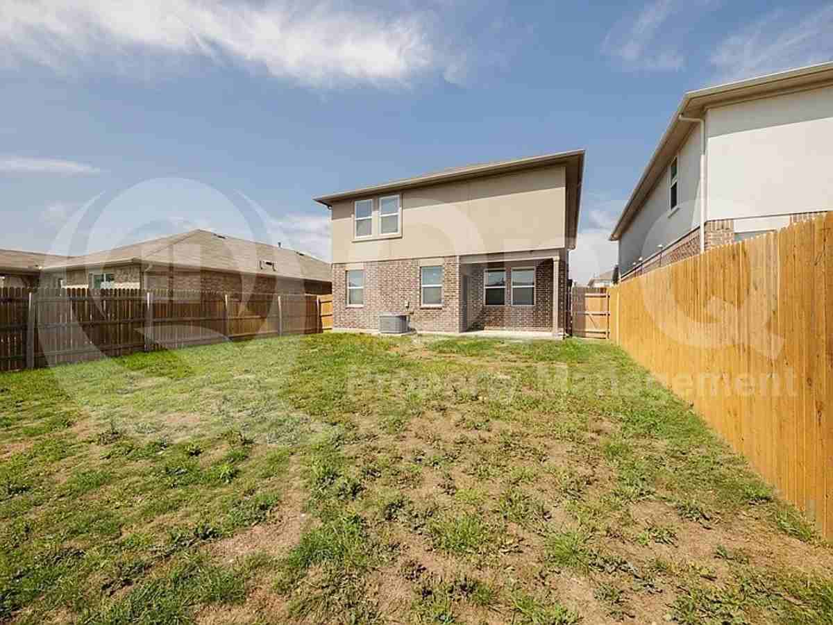 521 Otto Ave - Photo 4 of 5
