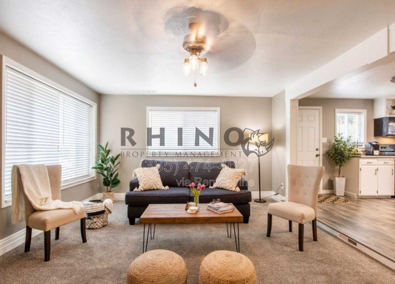 255 N 400 E - Photo 2 of 13