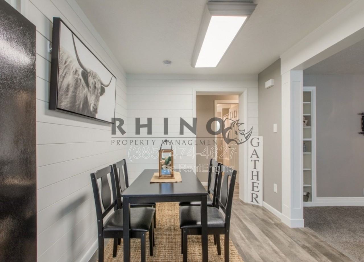 255 N 400 E - Photo 5 of 13
