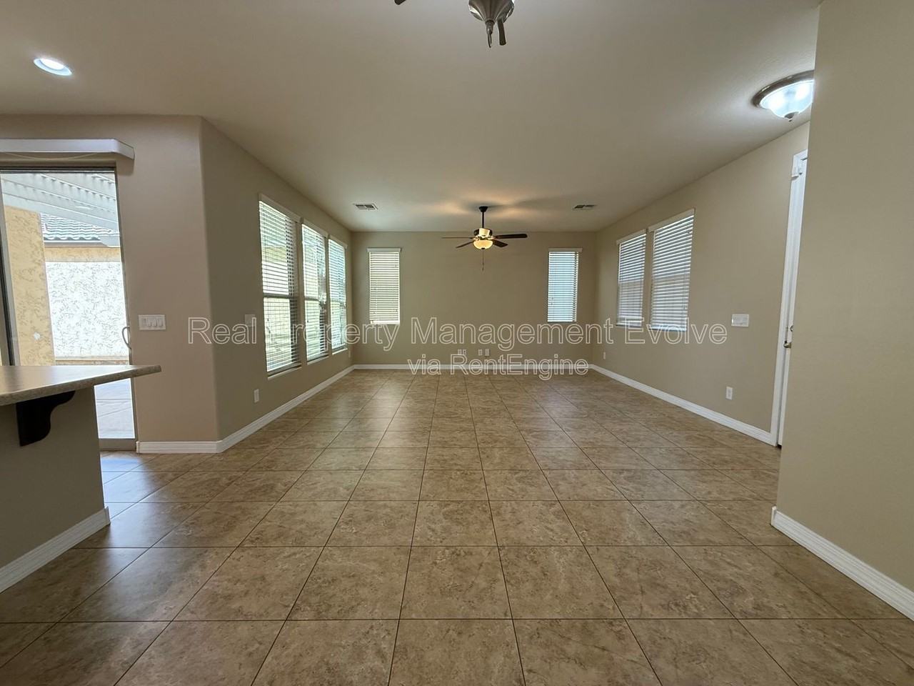 9020 W Nicolet Ave - Photo 4 of 35