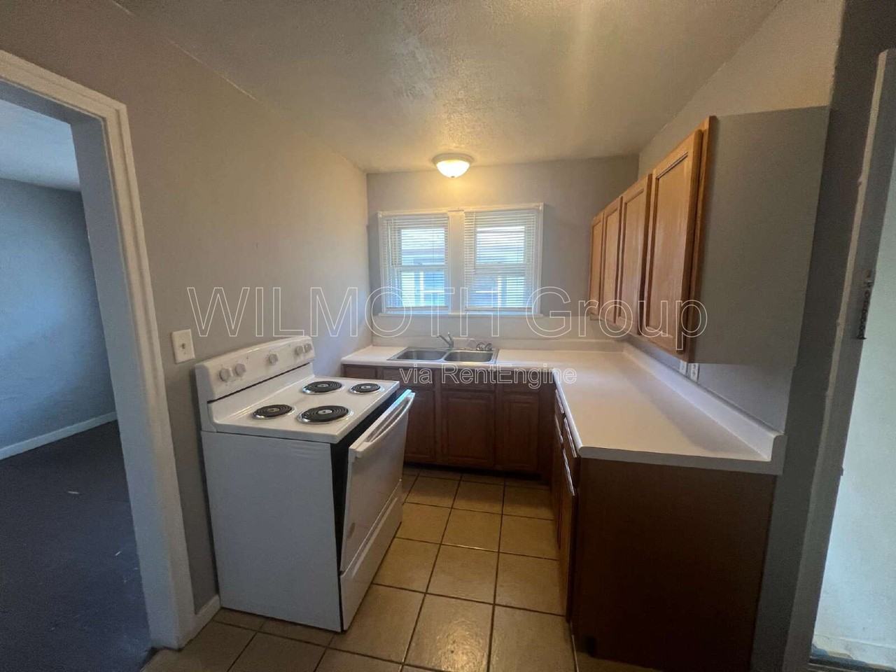 5318 Winthrop Ave - Photo 5 of 13
