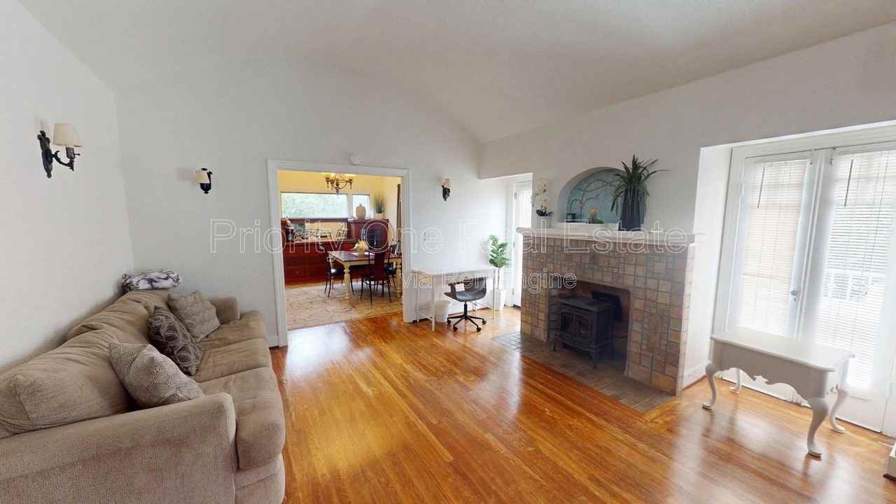 3503 Indiana St - Photo 4 of 21