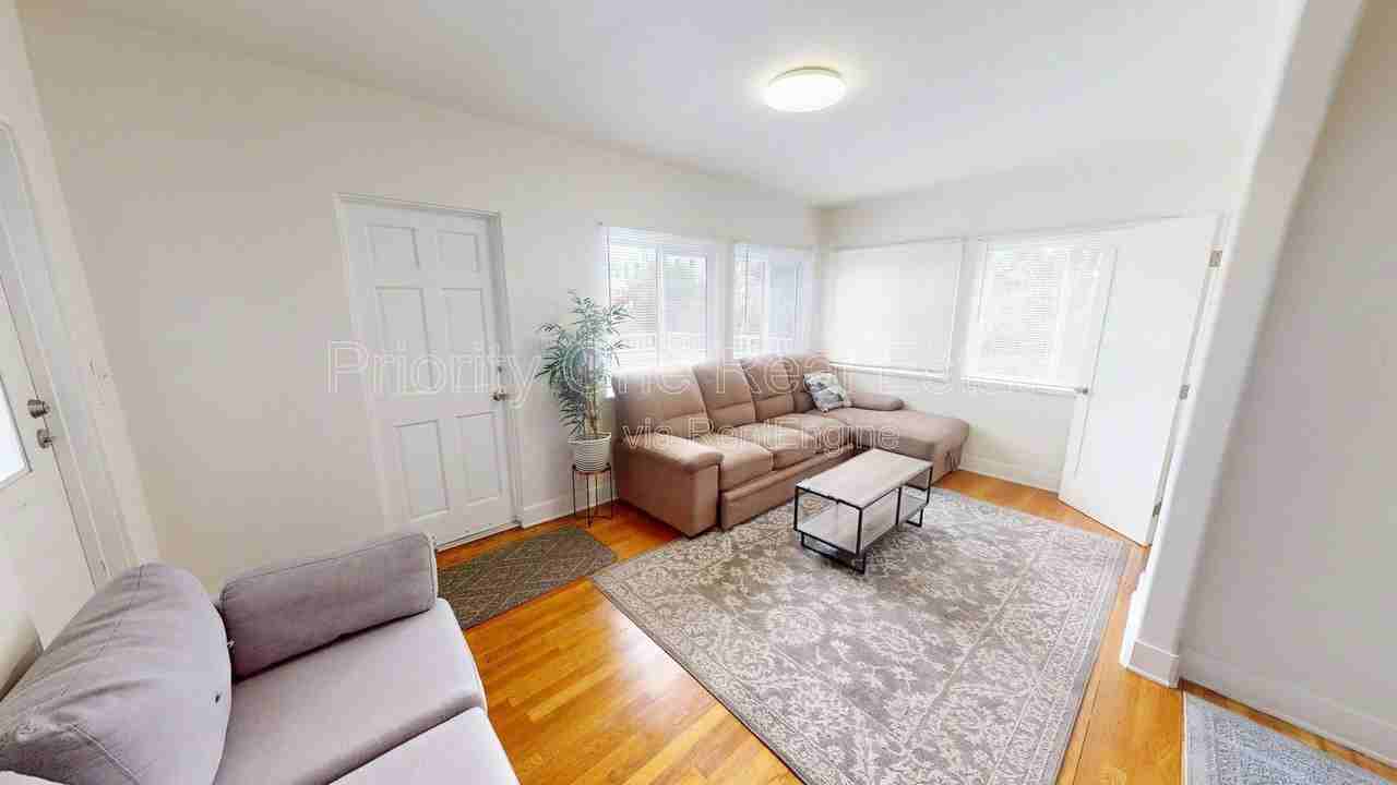 3503 Indiana St - Photo 7 of 21