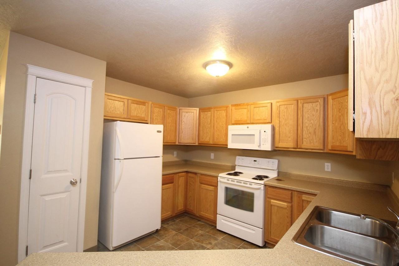 2326 14th Ave S #9 - Photo 6 of 13