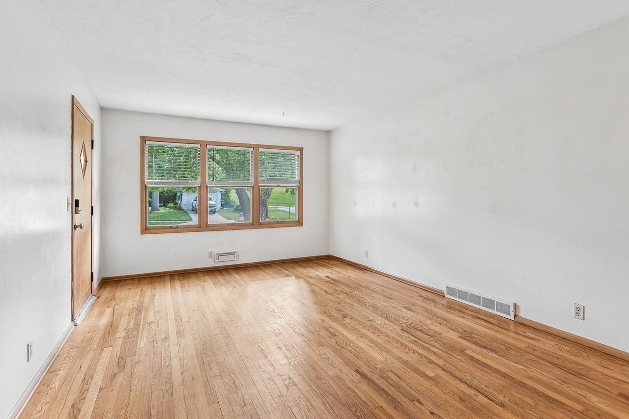 1514 N 84th St - Photo 4 of 13