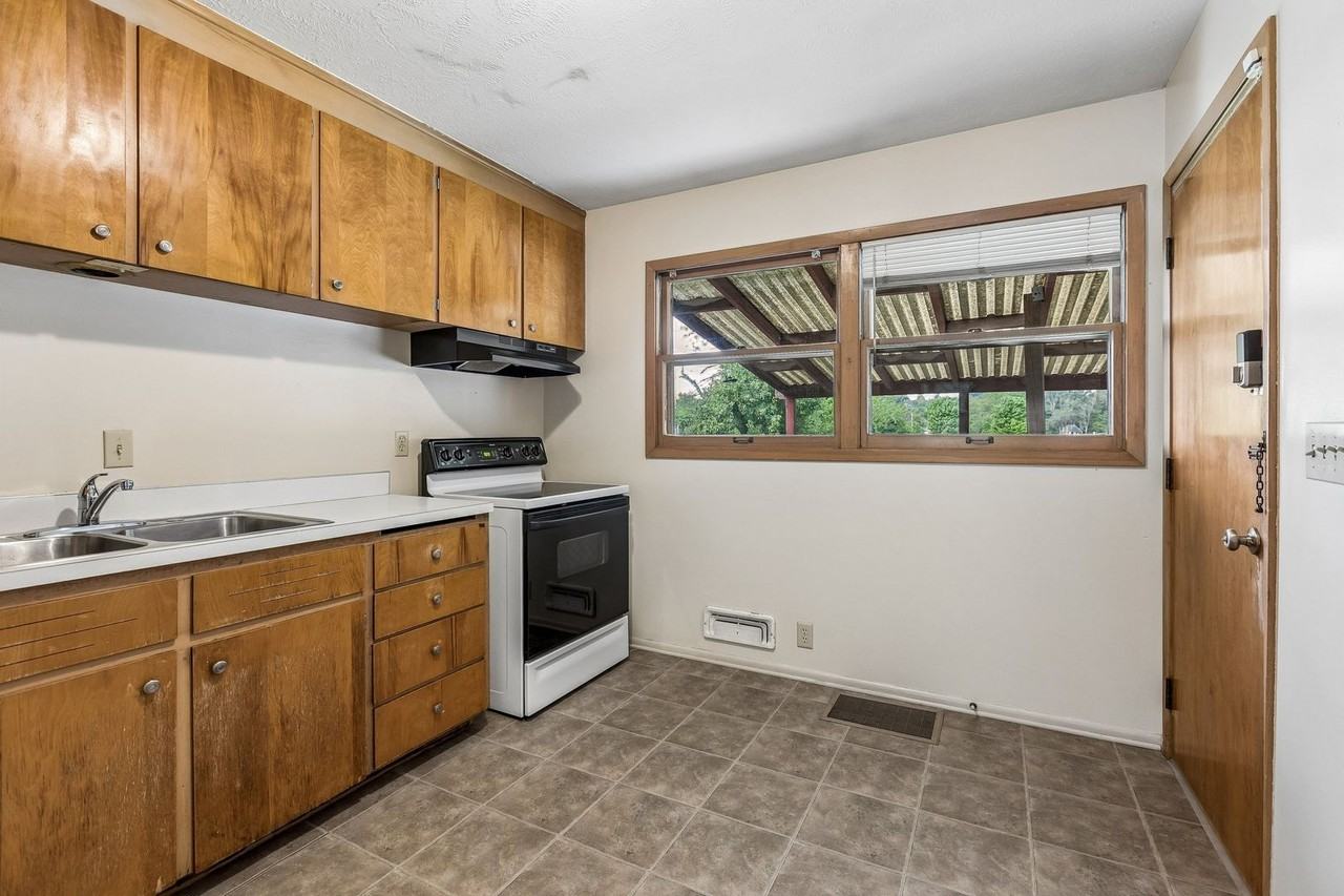 1514 N 84th St - Photo 5 of 13