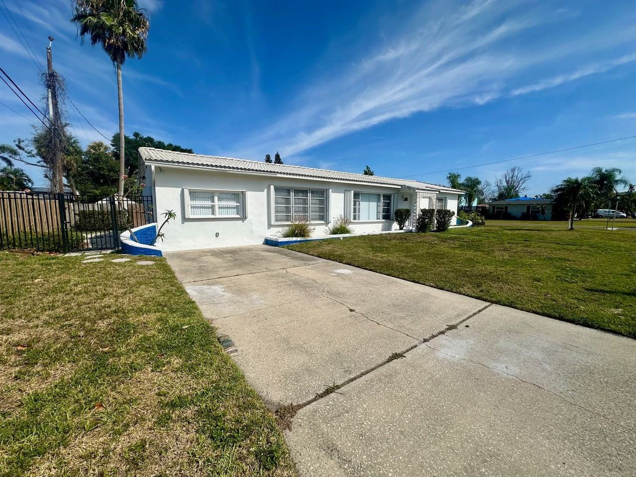 10 158th Ave - Photo 3 of 31