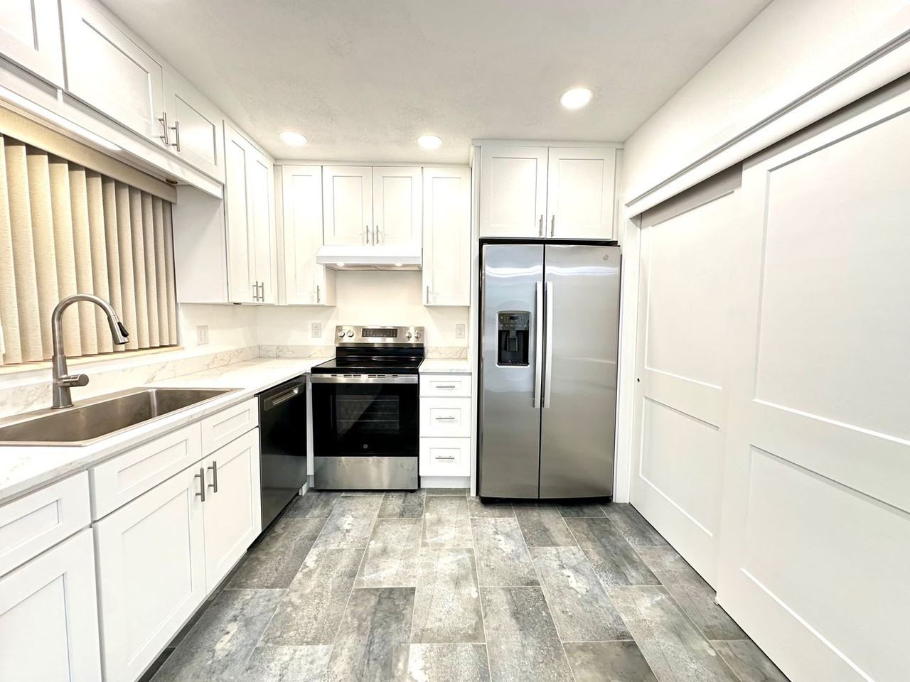 10 158th Ave - Photo 6 of 31