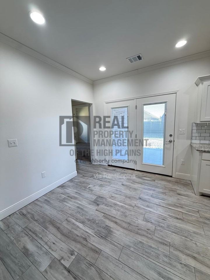 9503 Westin Dr - Photo 5 of 16