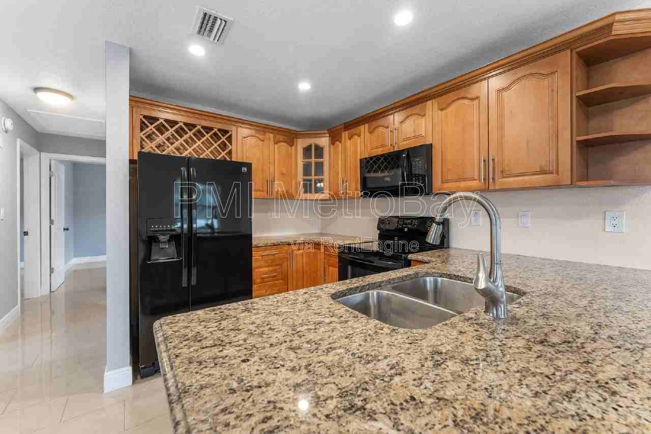 4312 W Nassau St - Photo 3 of 44