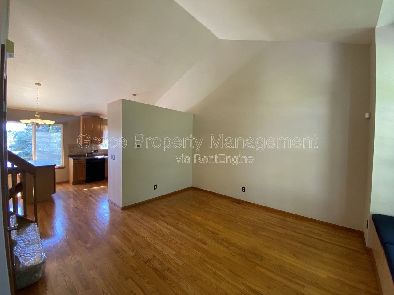 13052 Grape Ct - Photo 3 of 32