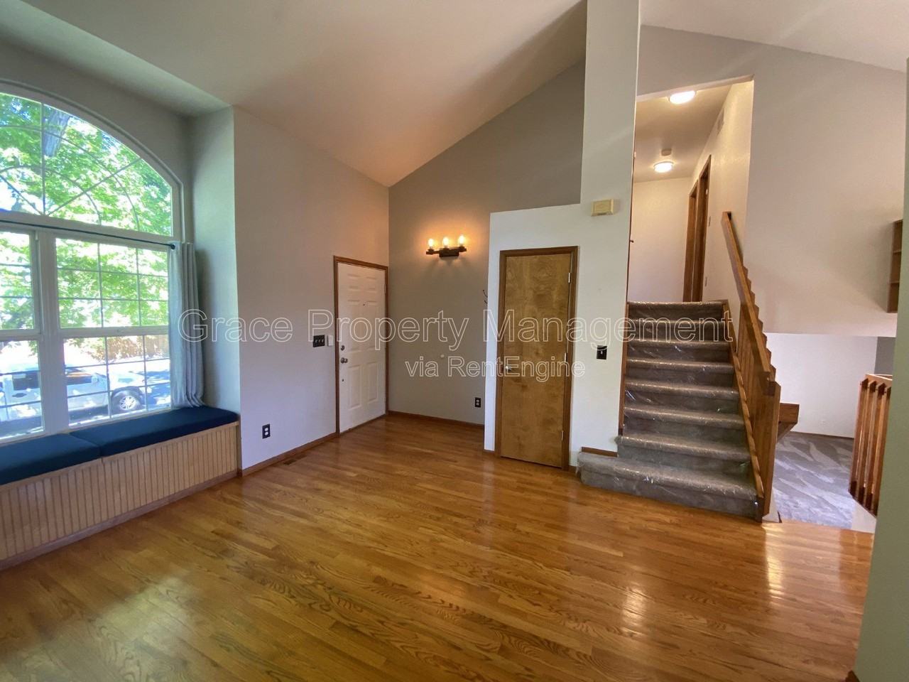 13052 Grape Ct - Photo 5 of 32