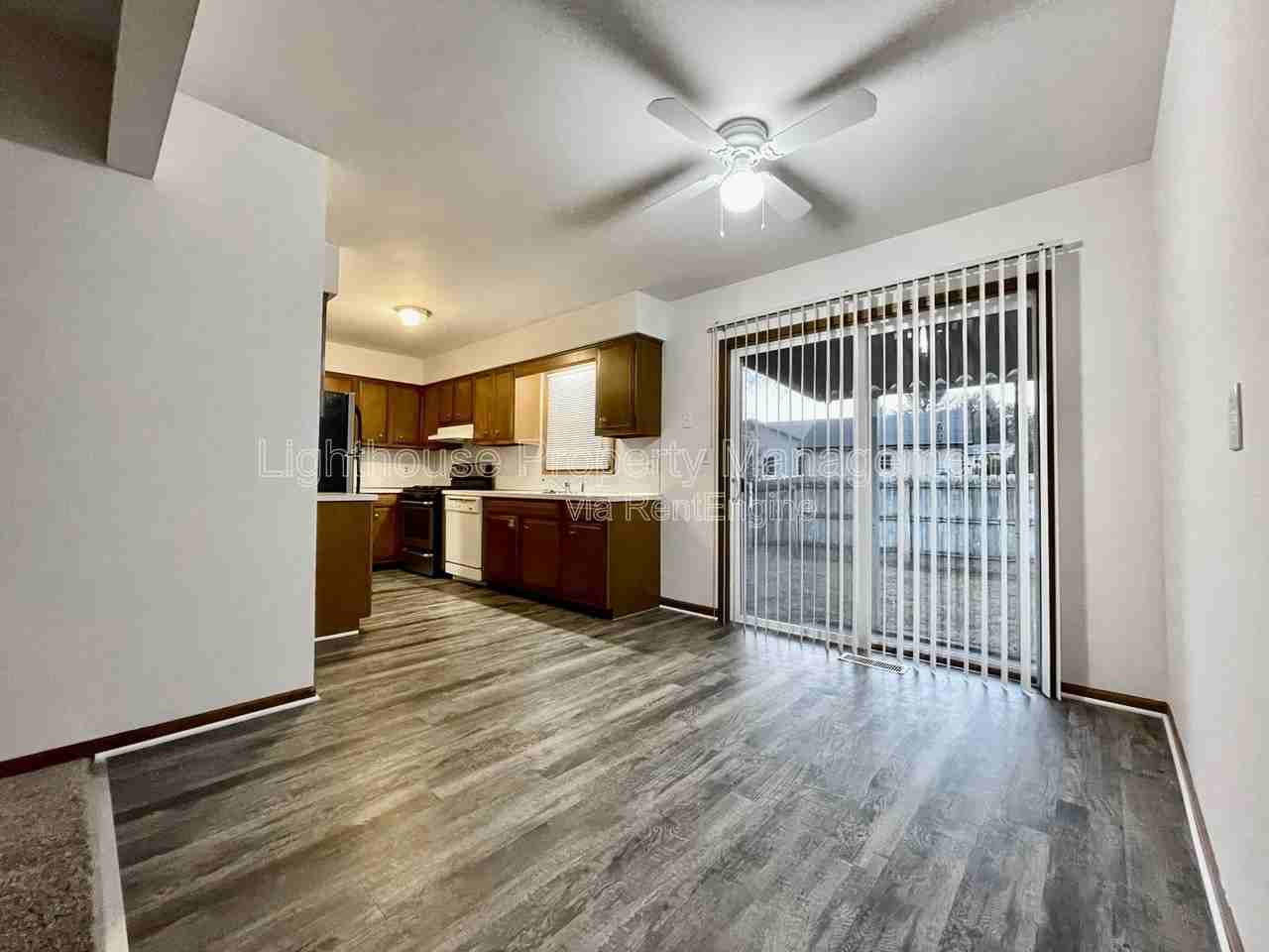 1348 Carriage Hill Dr Se - Photo 3 of 23
