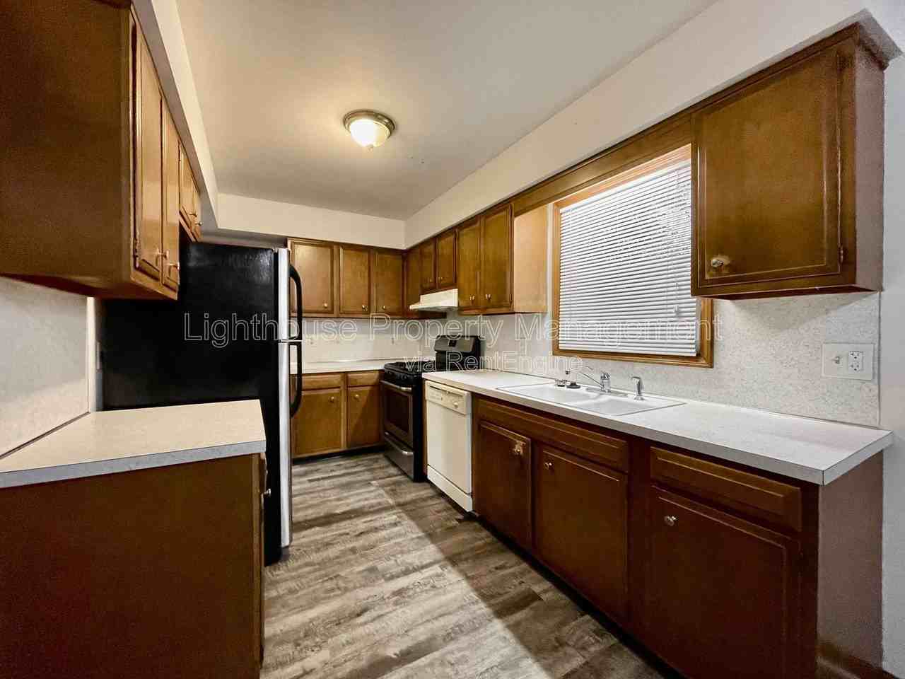 1348 Carriage Hill Dr Se - Photo 4 of 23