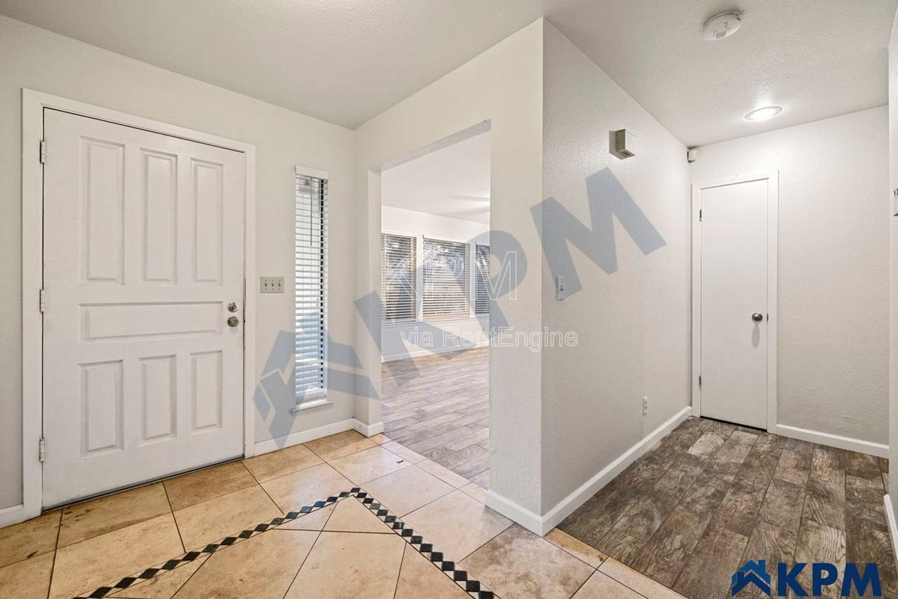 9146 Blue Fox Way - Photo 6 of 37