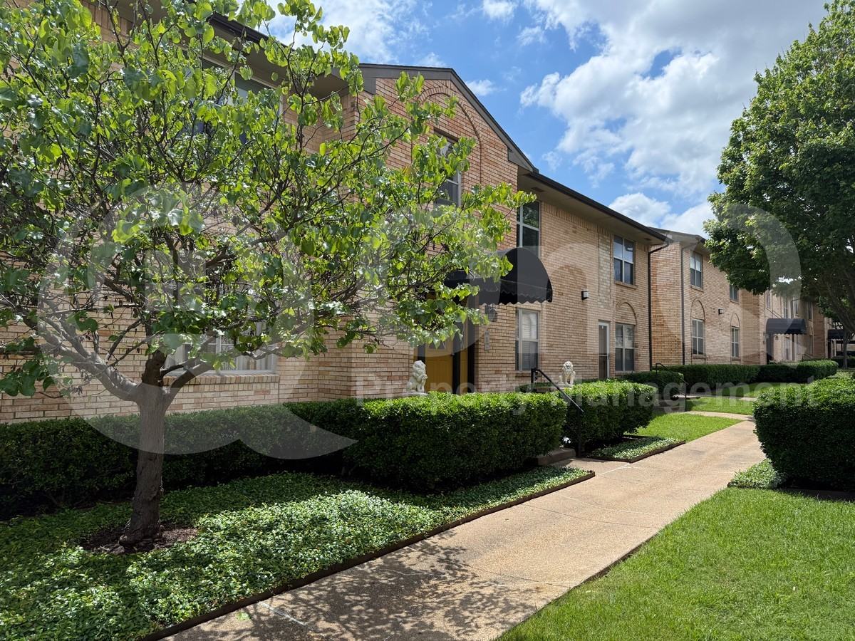 5835 Sandhurst Ln #D - Photo 2 of 13