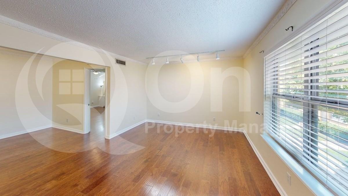 5835 Sandhurst Ln #D - Photo 4 of 13