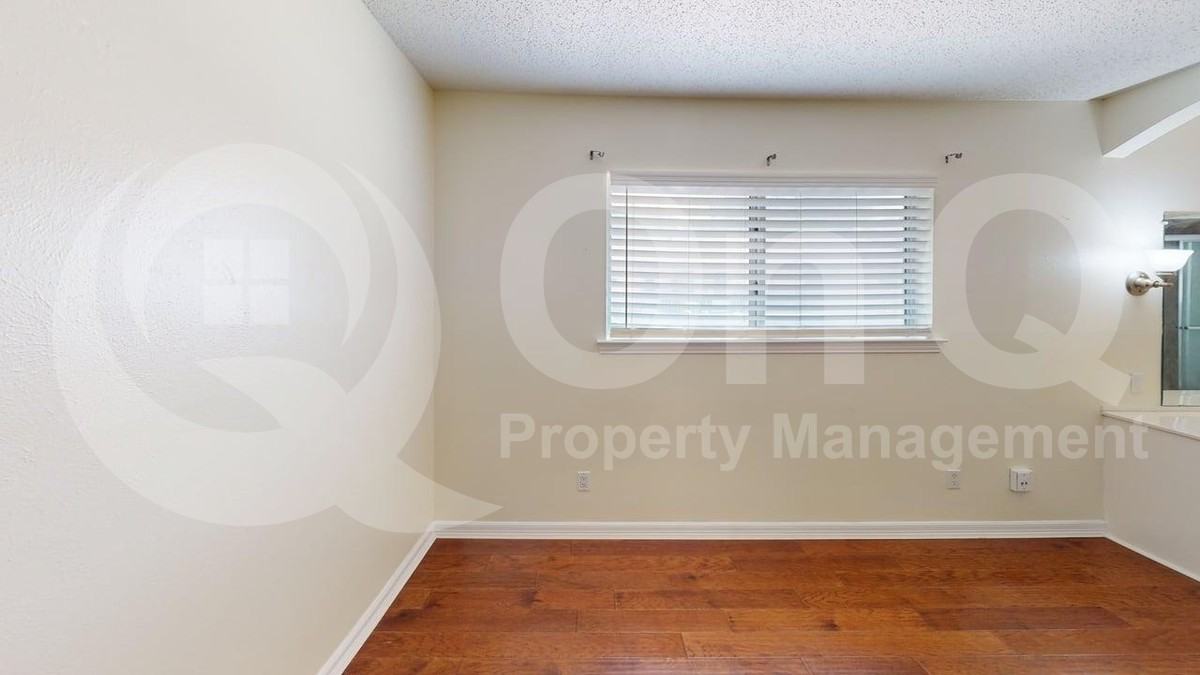 5835 Sandhurst Ln #D - Photo 7 of 13