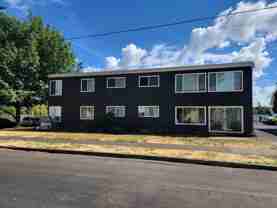208 5th Ave Se - Photo 1 of 1
