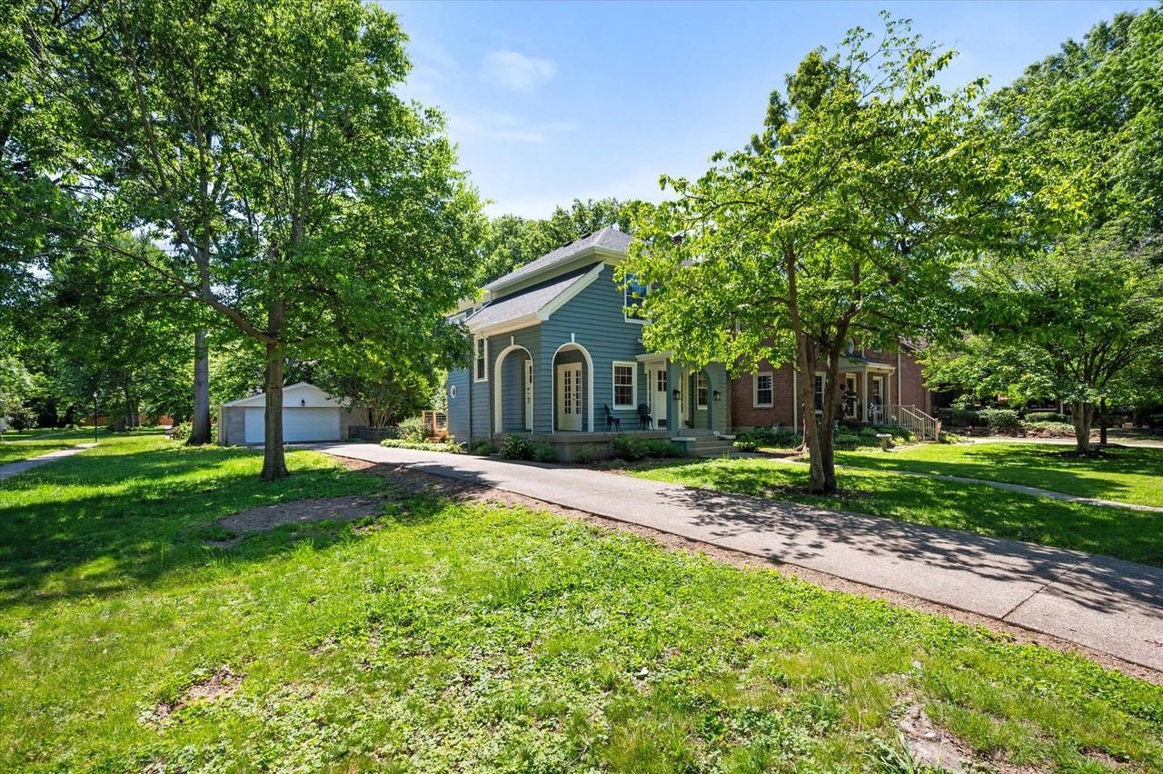 4513 S 6th St - Photo 4 of 33