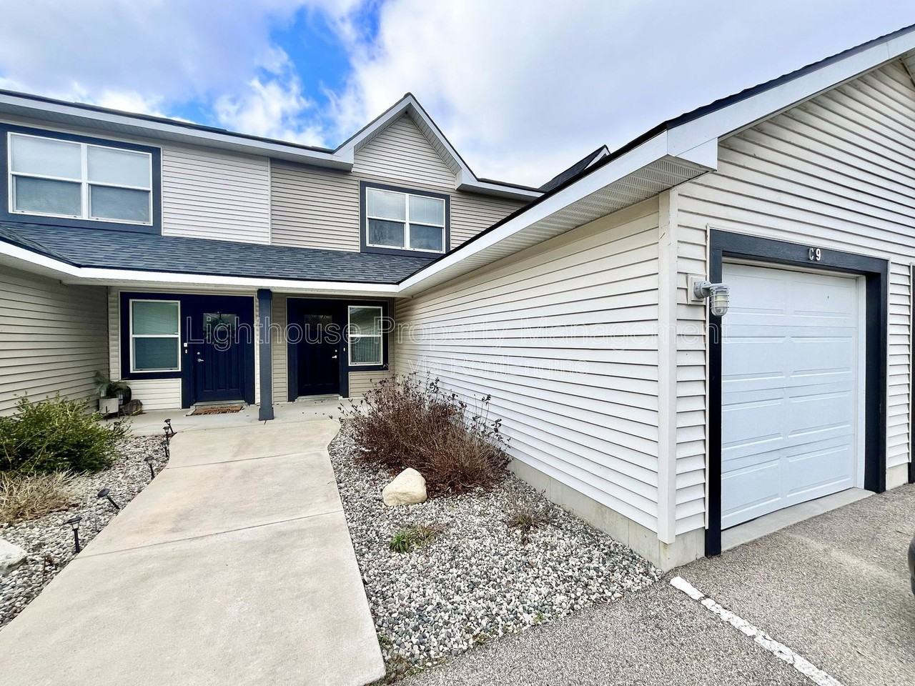 303 Baldwin St #B6 - Photo 3 of 26