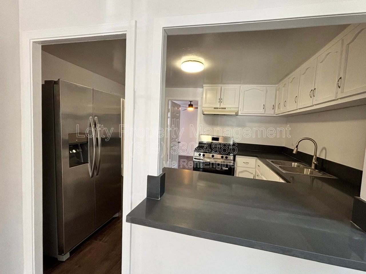 1427 Hoover Ave - Photo 2 of 13
