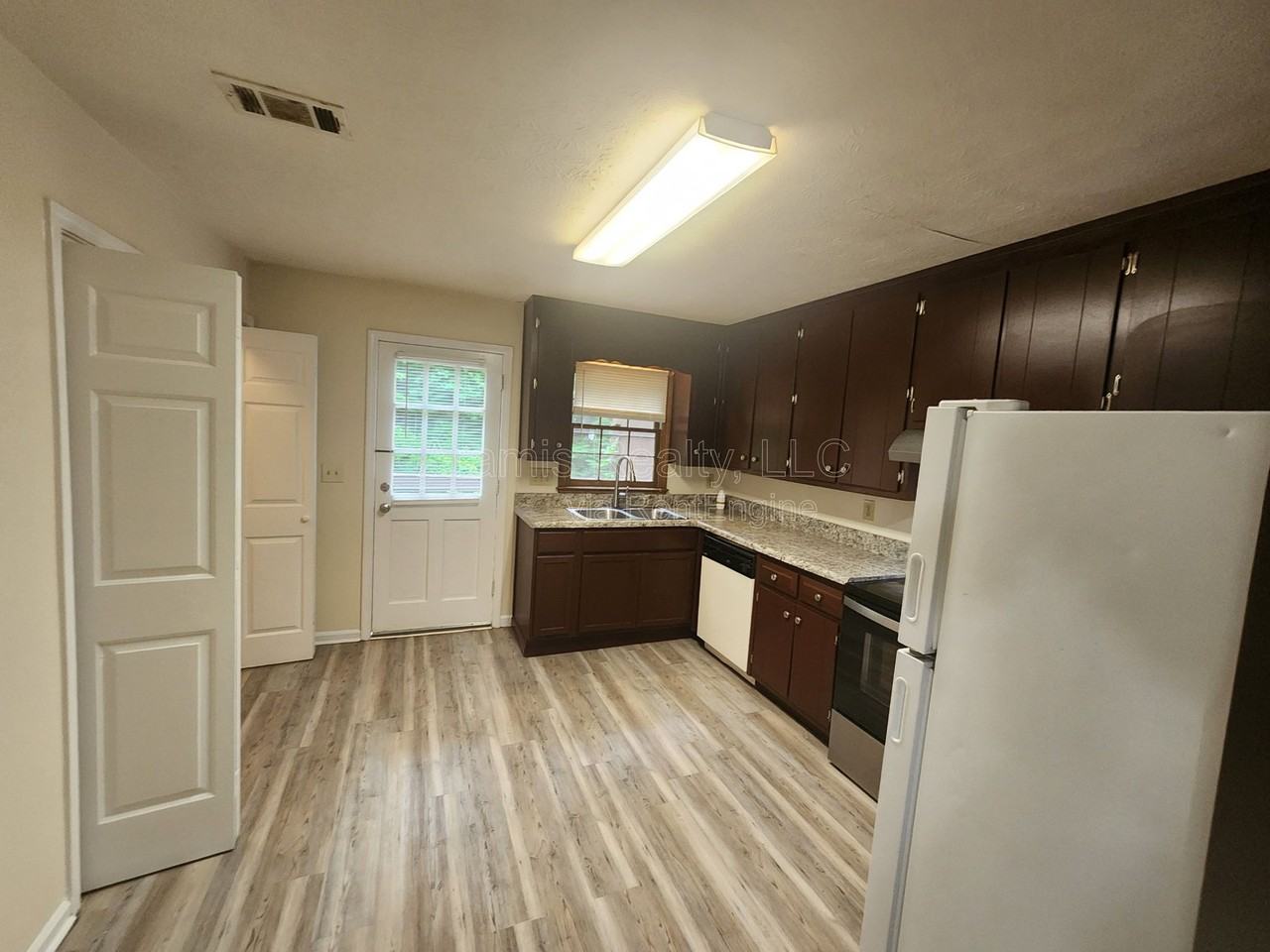 2101 Wexford Dr #A1 - Photo 5 of 15