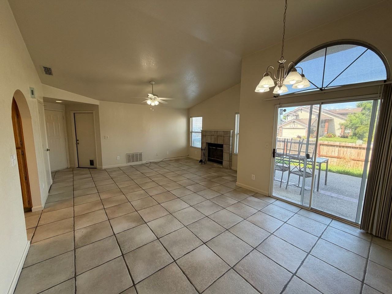 9201 Norseman Ct - Photo 5 of 29