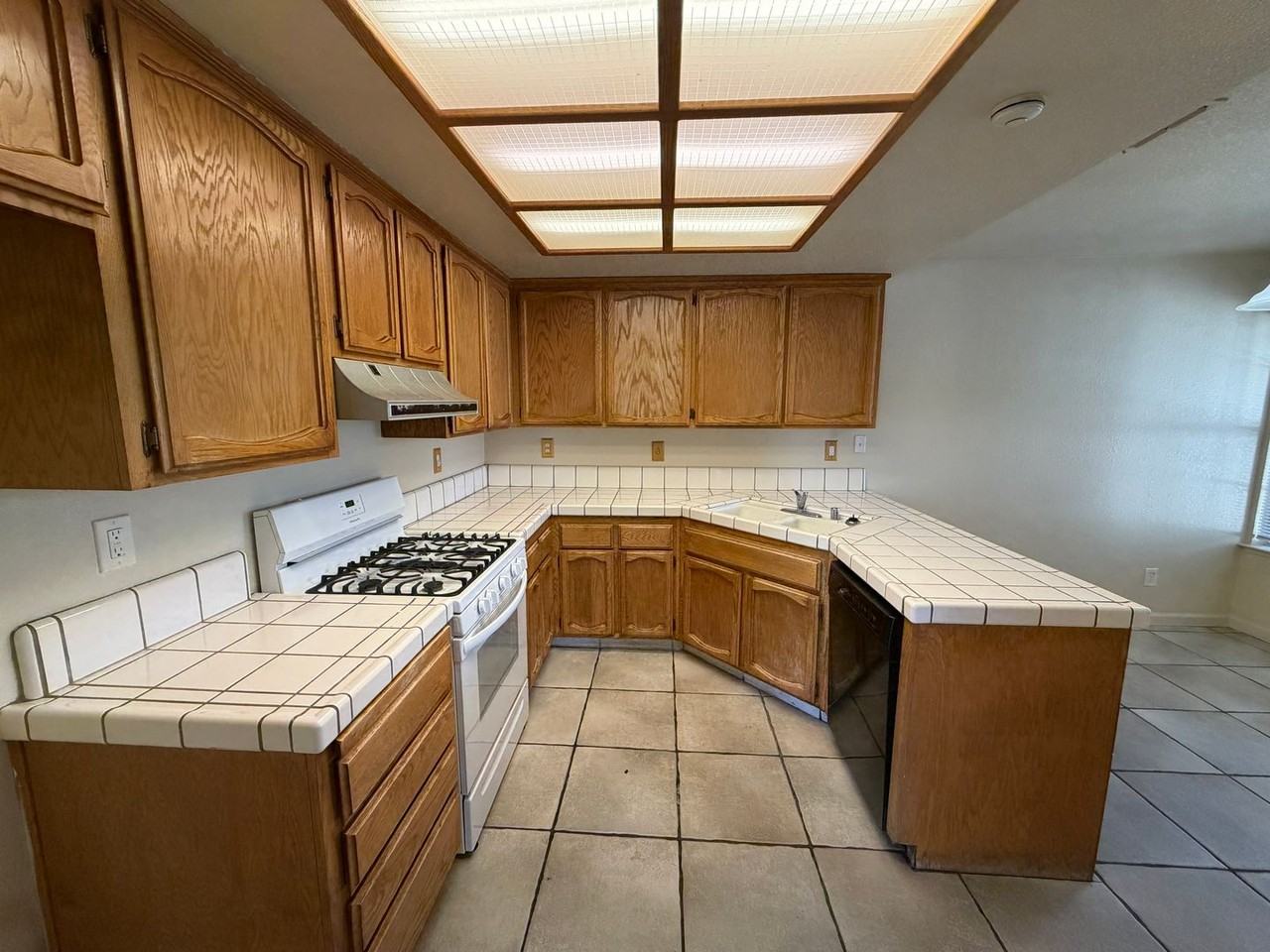 9201 Norseman Ct - Photo 6 of 29