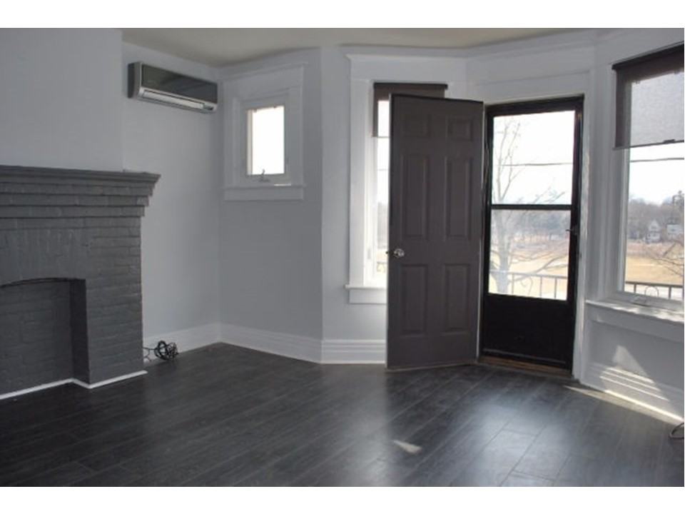 155 Greenwood Avenue - Photo 4 of 21